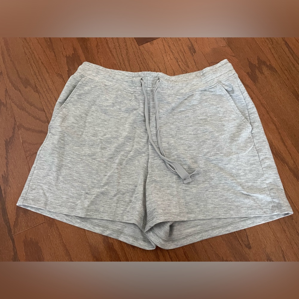 NWOT Kenneth Cole Reaction Heather Gray Cotton Shorts
